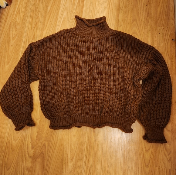 Large cropped brown sweater from Shein. - Picture 1 of 3